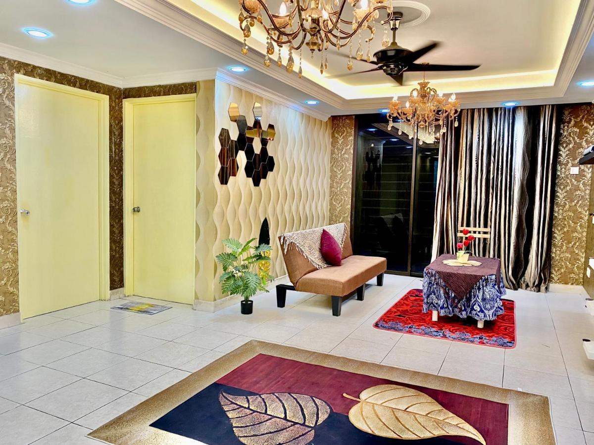 Putravilla Condominium Lovely & Spacious With Public Pool Kampong Kerdas Екстер'єр фото