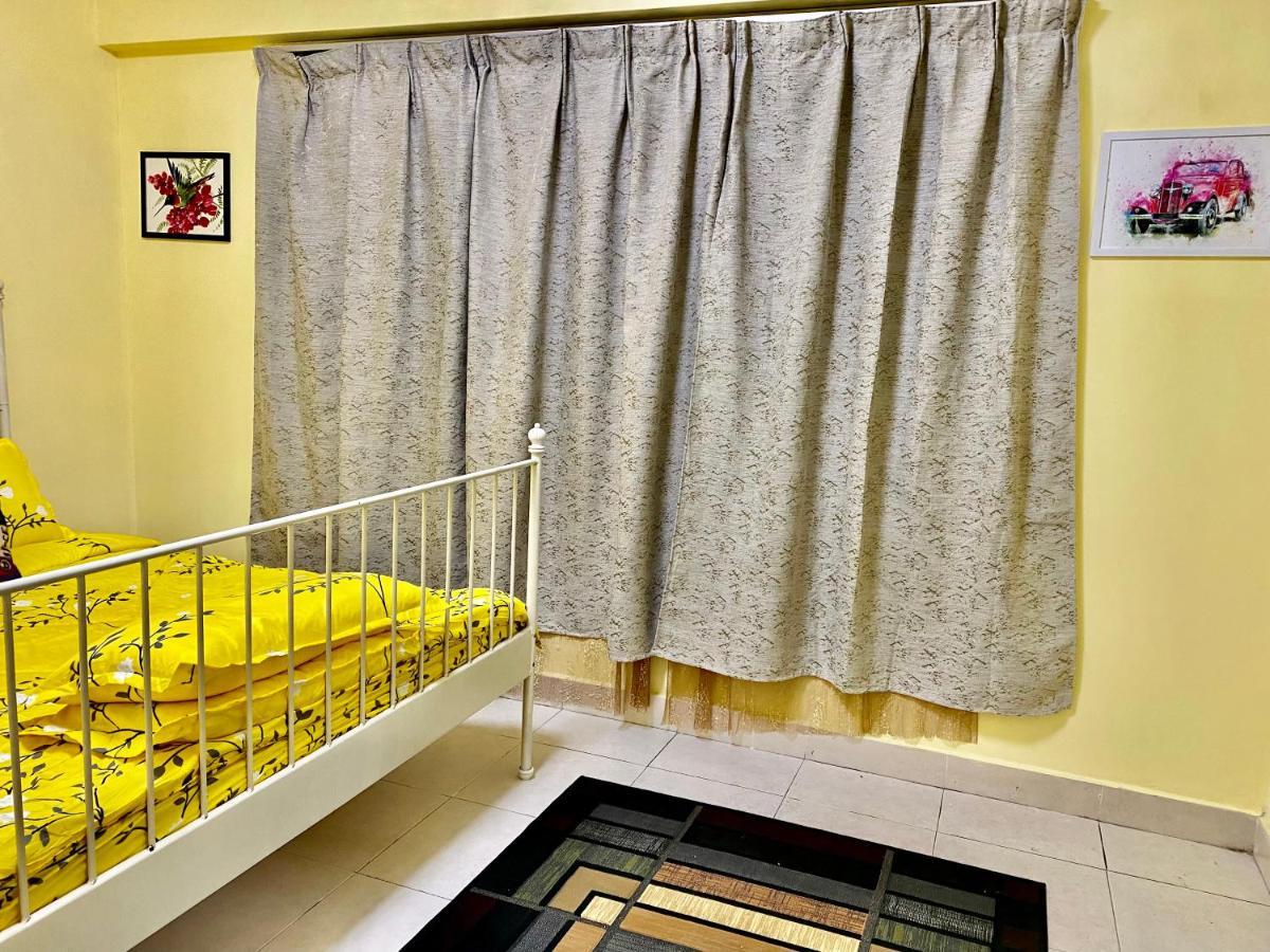 Putravilla Condominium Lovely & Spacious With Public Pool Kampong Kerdas Екстер'єр фото